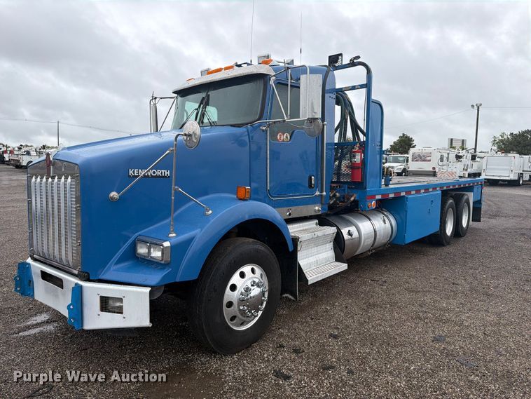 image for item FW3520 2011 Kenworth T800 flatbed truck