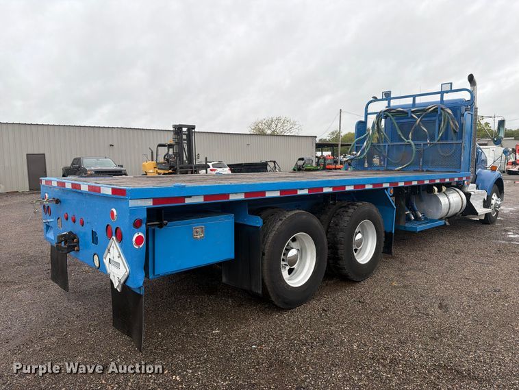 image for item FW3520 2011 Kenworth T800 flatbed truck