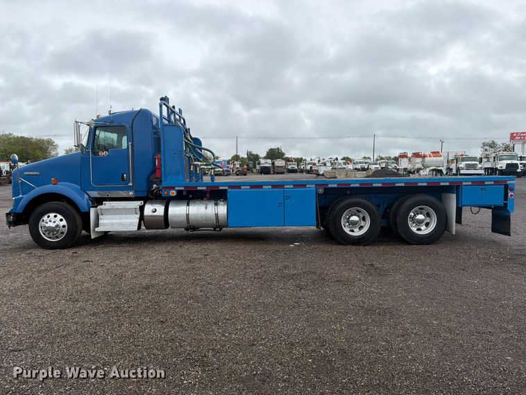 image for item FW3520 2011 Kenworth T800 flatbed truck