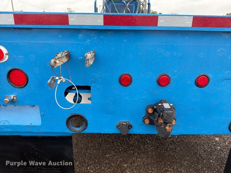 image for item FW3520 2011 Kenworth T800 flatbed truck