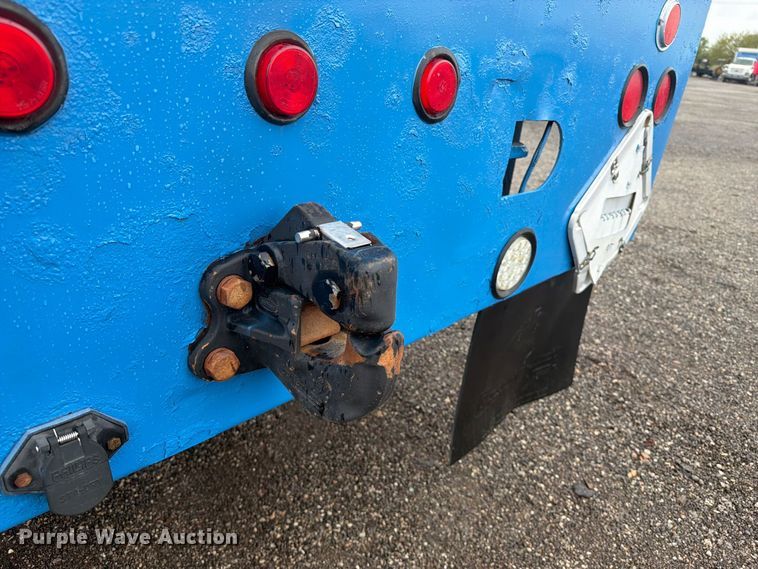image for item FW3520 2011 Kenworth T800 flatbed truck