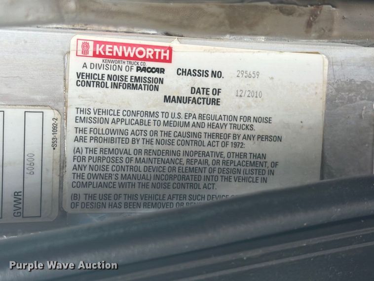 image for item FW3520 2011 Kenworth T800 flatbed truck