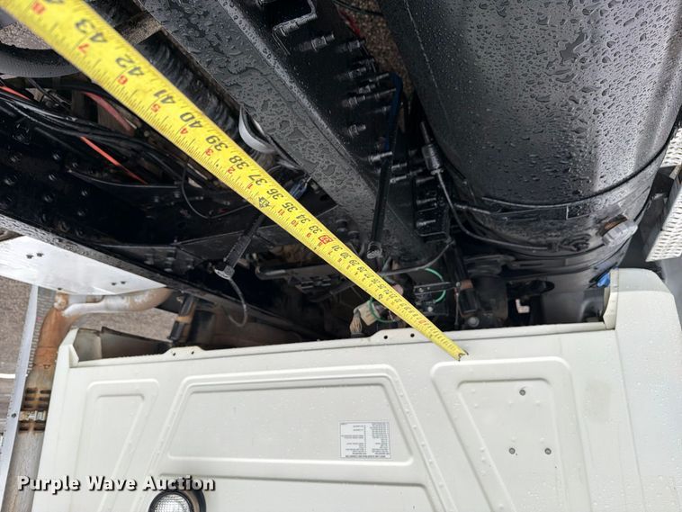 image for item FW3522 2015 Mack GU813 truck cab and chassis