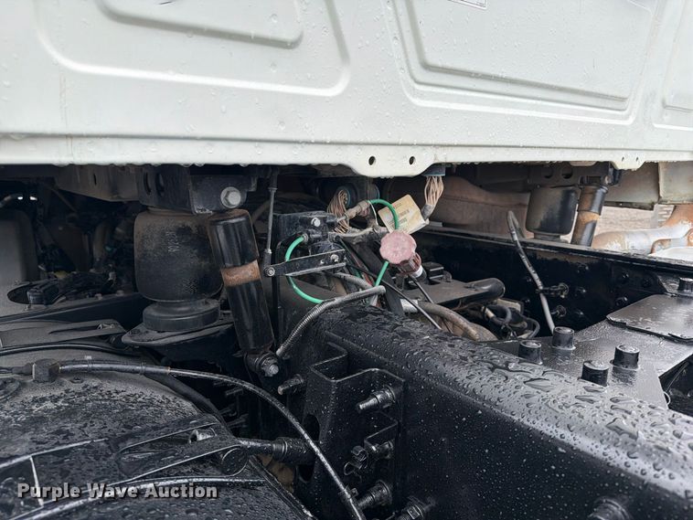 image for item FW3522 2015 Mack GU813 truck cab and chassis