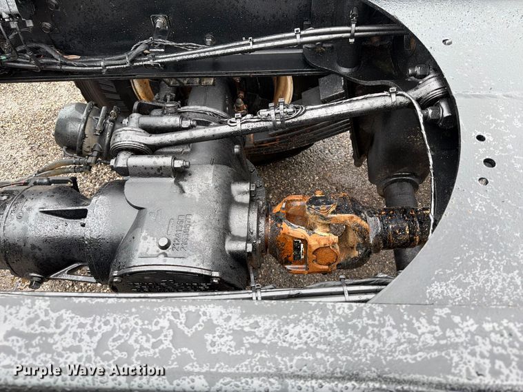 image for item FW3522 2015 Mack GU813 truck cab and chassis