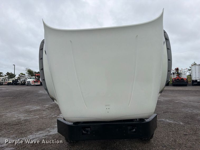 image for item FW3522 2015 Mack GU813 truck cab and chassis