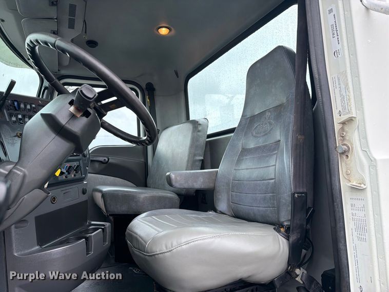 image for item FW3522 2015 Mack GU813 truck cab and chassis