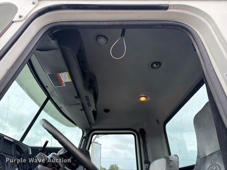 image for item FW3522 2015 Mack GU813 truck cab and chassis