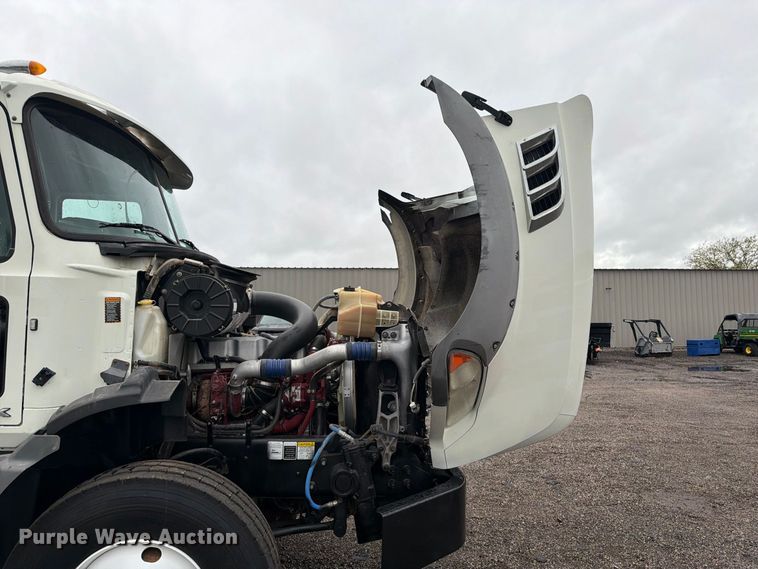 image for item FW3522 2015 Mack GU813 truck cab and chassis