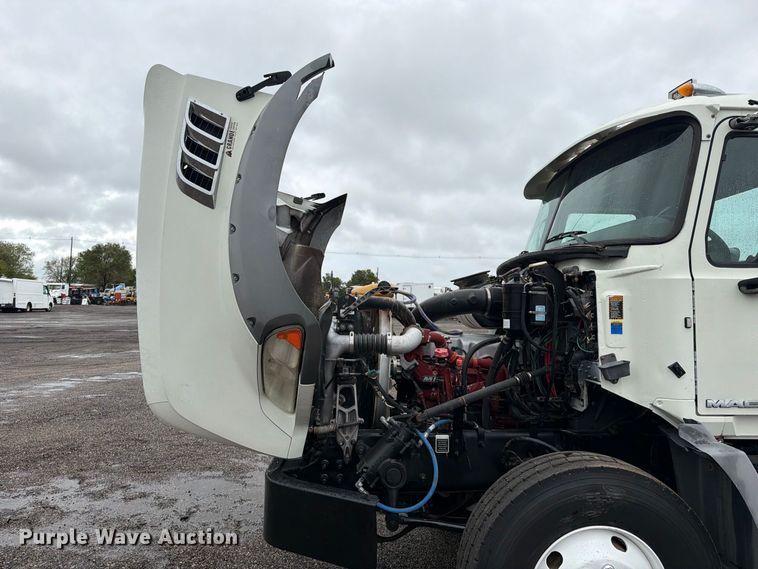 image for item FW3522 2015 Mack GU813 truck cab and chassis