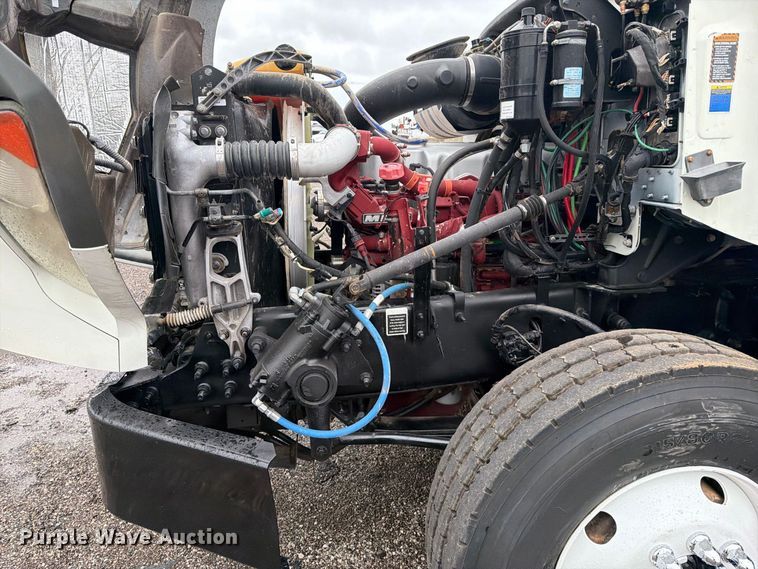 image for item FW3522 2015 Mack GU813 truck cab and chassis