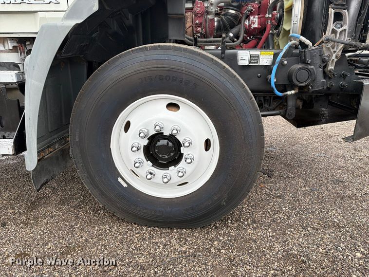 image for item FW3522 2015 Mack GU813 truck cab and chassis
