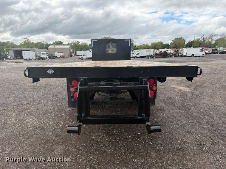 image for item FW3527 2004 Freightliner FL70 flatbed truck
