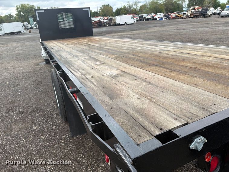 image for item FW3527 2004 Freightliner FL70 flatbed truck