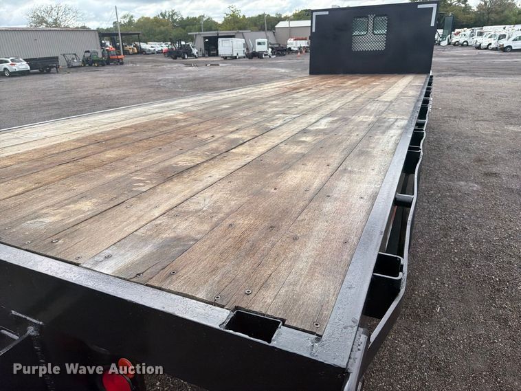 image for item FW3527 2004 Freightliner FL70 flatbed truck