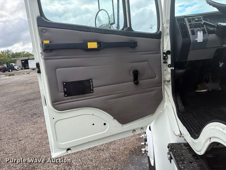 image for item FW3527 2004 Freightliner FL70 flatbed truck