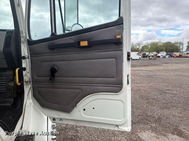 image for item FW3527 2004 Freightliner FL70 flatbed truck