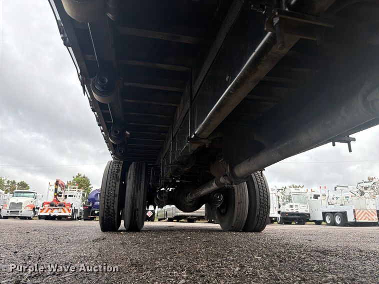 image for item FW3527 2004 Freightliner FL70 flatbed truck