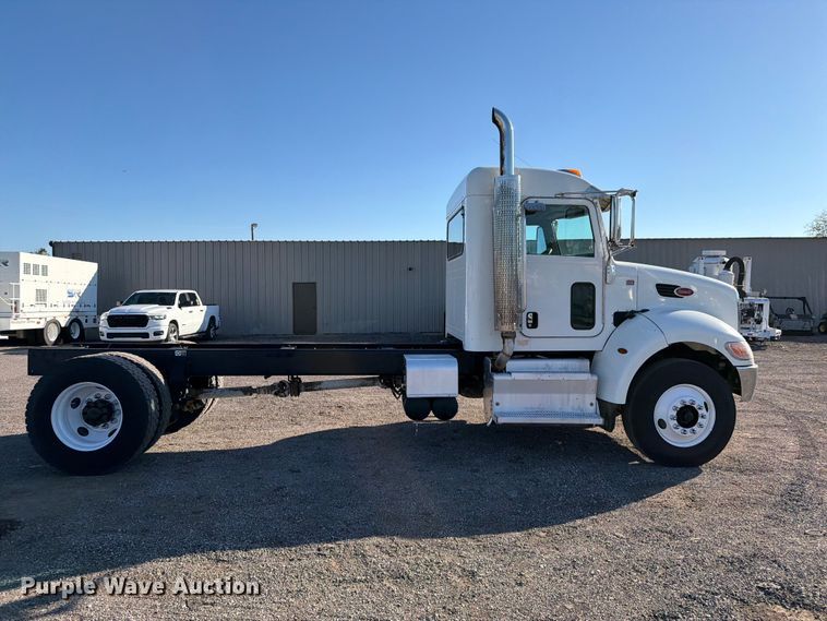 image for item FW3537 2015 Peterbilt 337 truck cab and chassis