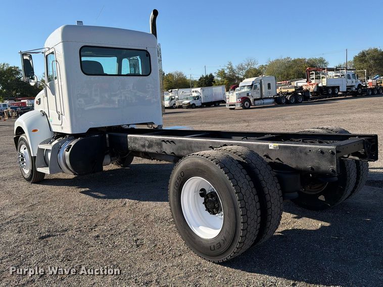 image for item FW3537 2015 Peterbilt 337 truck cab and chassis