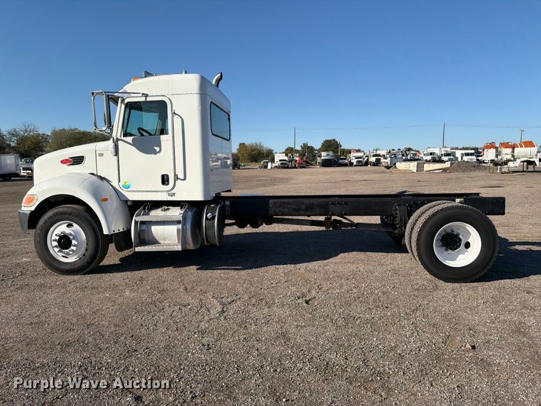 image for item FW3537 2015 Peterbilt 337 truck cab and chassis