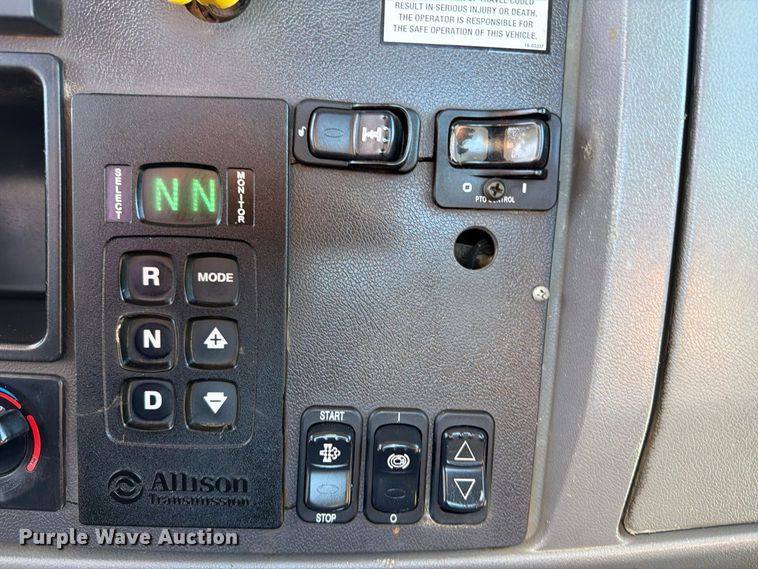 image for item FW3537 2015 Peterbilt 337 truck cab and chassis
