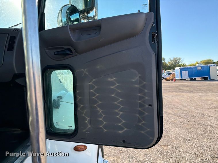 image for item FW3537 2015 Peterbilt 337 truck cab and chassis