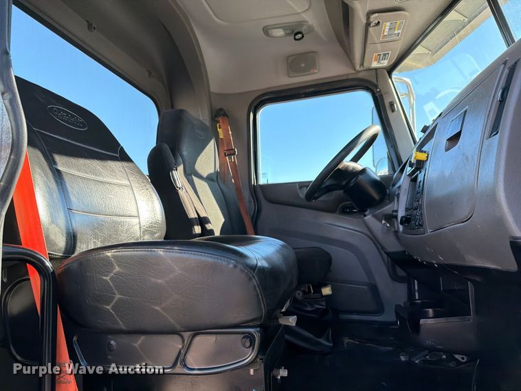 image for item FW3537 2015 Peterbilt 337 truck cab and chassis