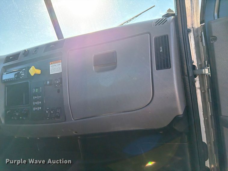 image for item FW3537 2015 Peterbilt 337 truck cab and chassis