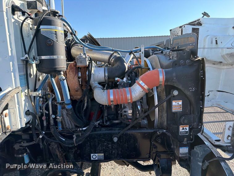 image for item FW3537 2015 Peterbilt 337 truck cab and chassis