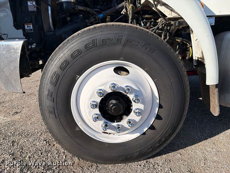 image for item FW3537 2015 Peterbilt 337 truck cab and chassis