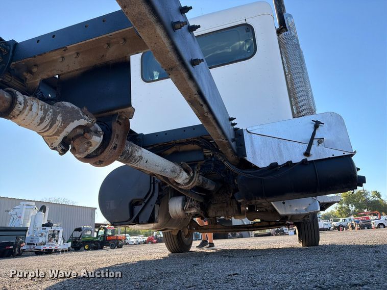 image for item FW3537 2015 Peterbilt 337 truck cab and chassis
