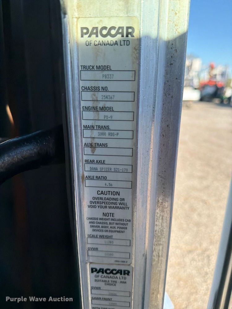 image for item FW3537 2015 Peterbilt 337 truck cab and chassis