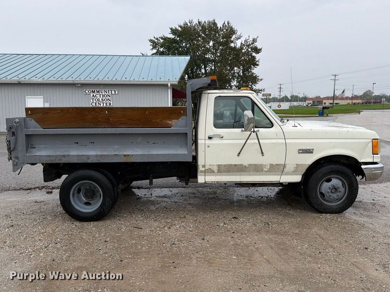 image for item OE9733 1989 Ford F350 dump bed pickup truck