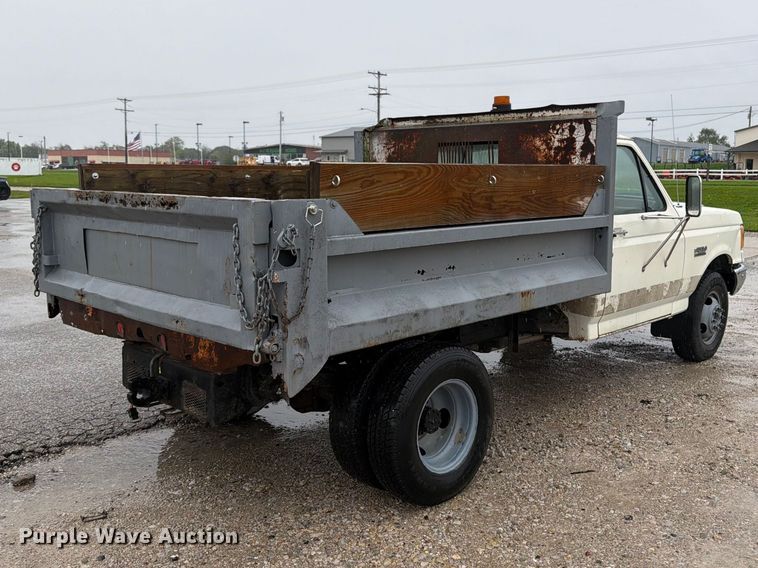 image for item OE9733 1989 Ford F350 dump bed pickup truck