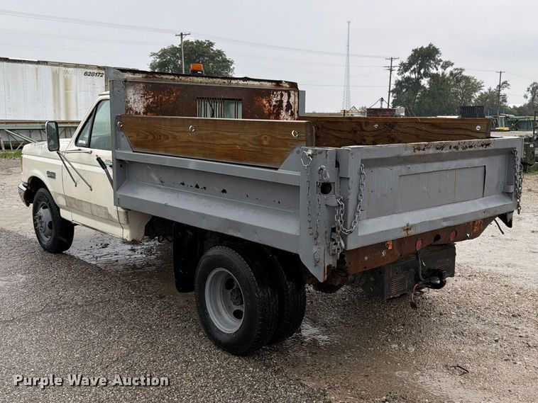 image for item OE9733 1989 Ford F350 dump bed pickup truck