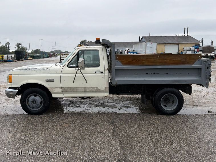 image for item OE9733 1989 Ford F350 dump bed pickup truck