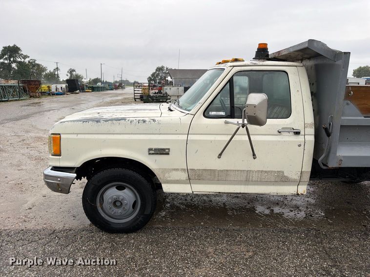 image for item OE9733 1989 Ford F350 dump bed pickup truck