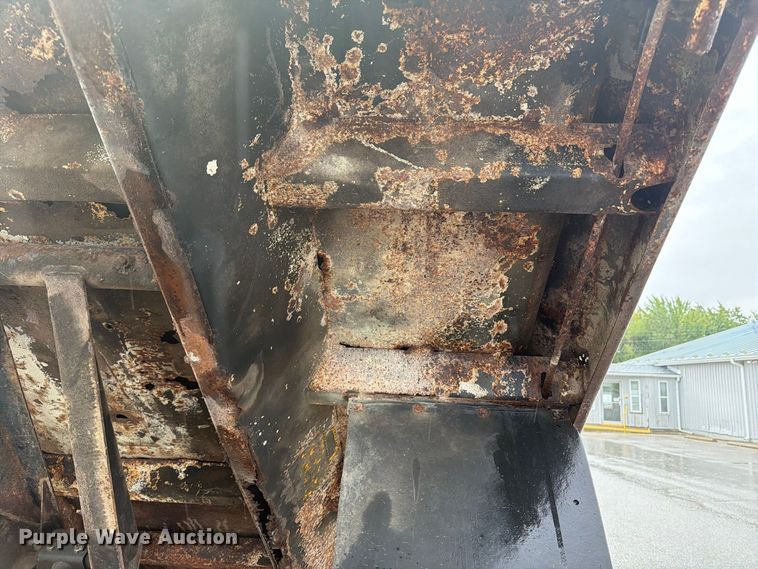 image for item OE9733 1989 Ford F350 dump bed pickup truck