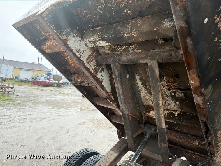image for item OE9733 1989 Ford F350 dump bed pickup truck
