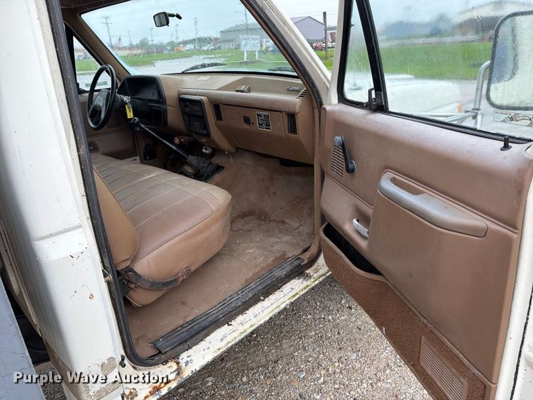 image for item OE9733 1989 Ford F350 dump bed pickup truck