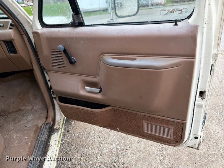 image for item OE9733 1989 Ford F350 dump bed pickup truck