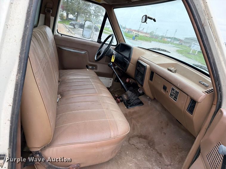 image for item OE9733 1989 Ford F350 dump bed pickup truck
