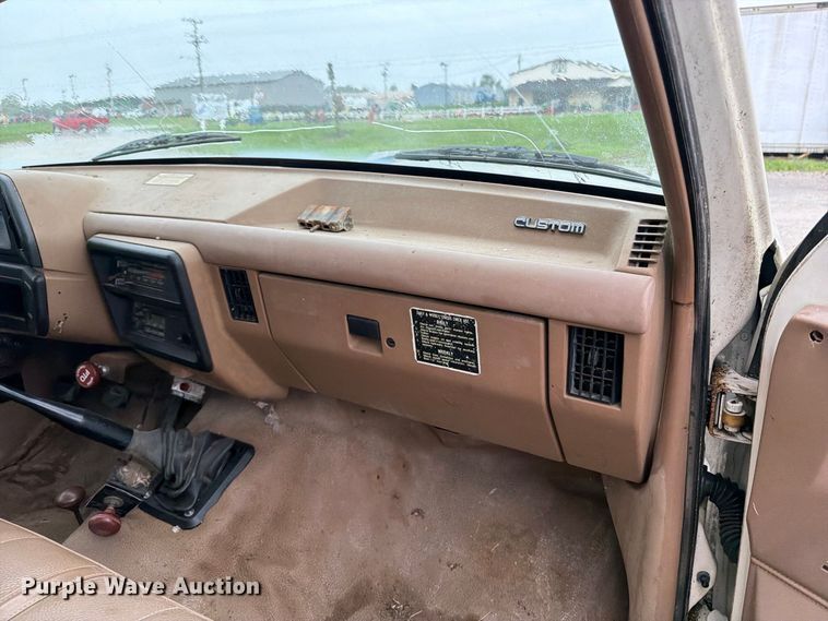 image for item OE9733 1989 Ford F350 dump bed pickup truck