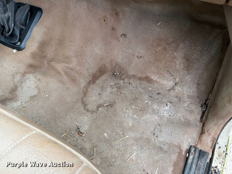 image for item OE9733 1989 Ford F350 dump bed pickup truck