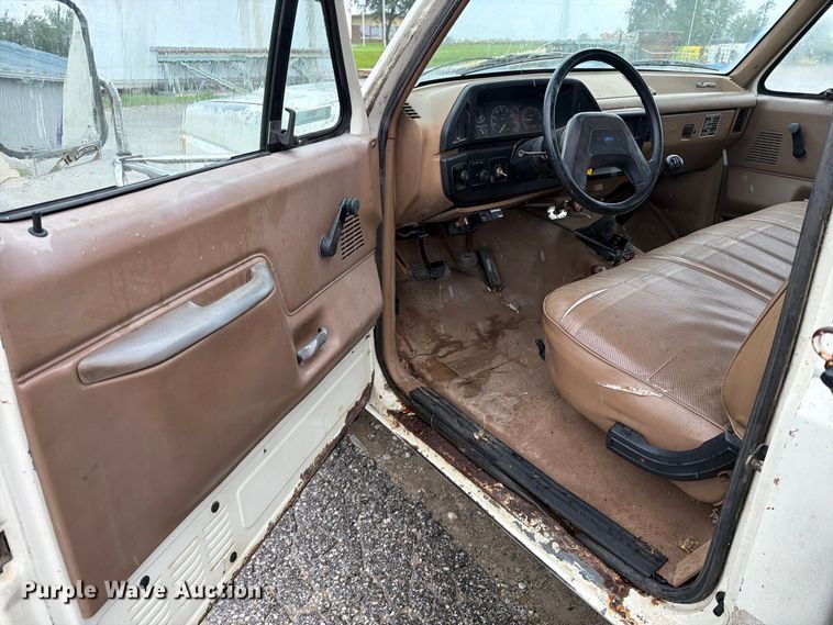 image for item OE9733 1989 Ford F350 dump bed pickup truck