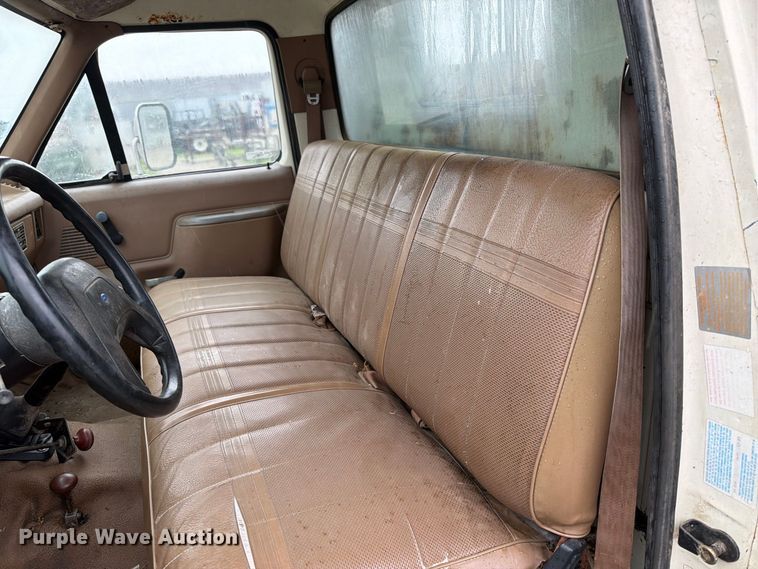 image for item OE9733 1989 Ford F350 dump bed pickup truck