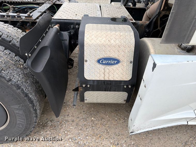 image for item OE9742 2020 Freightliner Cascadia semi truck