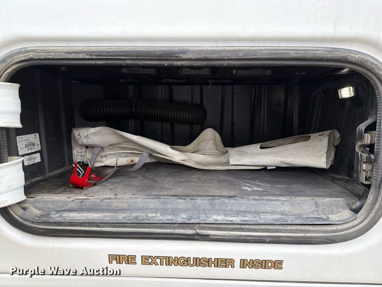 image for item OE9742 2020 Freightliner Cascadia semi truck