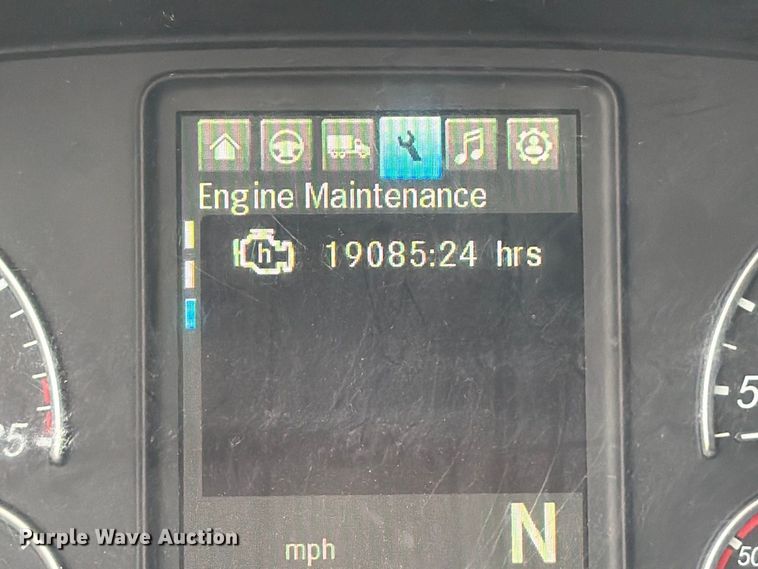 image for item OE9742 2020 Freightliner Cascadia semi truck